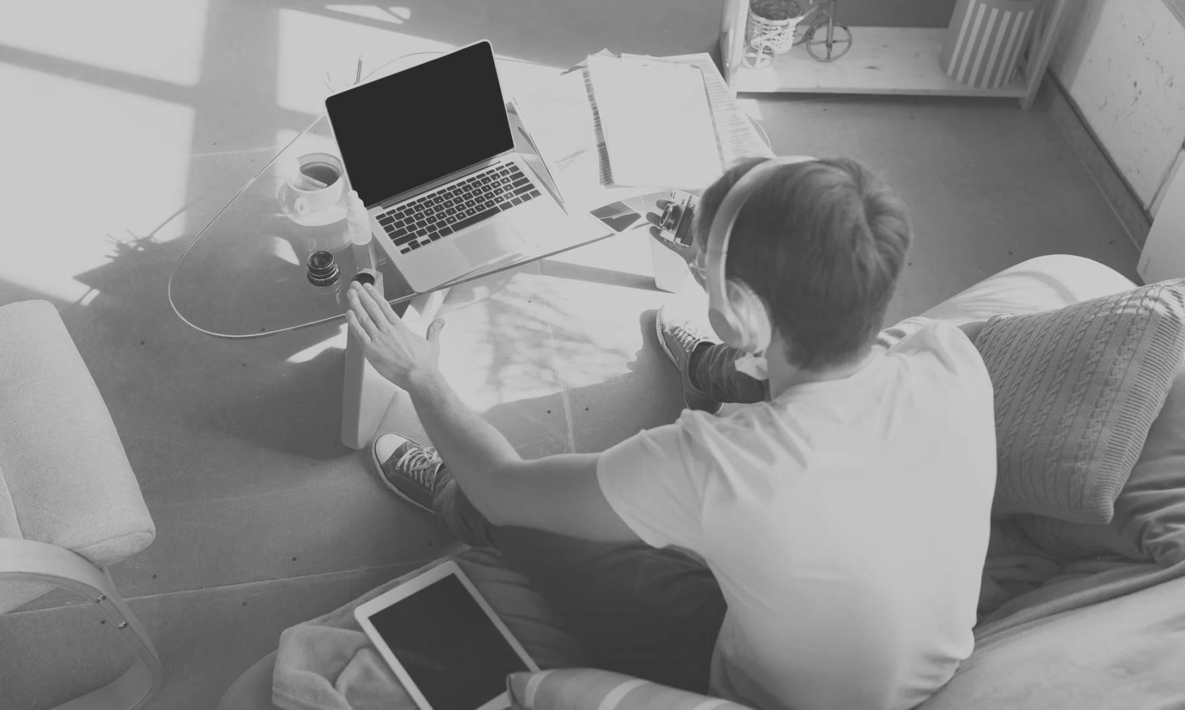 Groupe de participants en atelier collaboratif